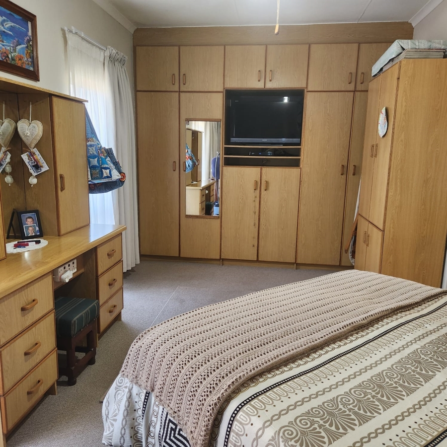 3 Bedroom Property for Sale in Stilbaai Wes Western Cape